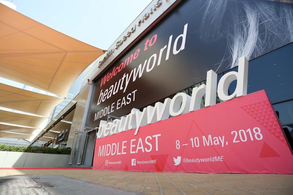 طبق اعلام Beauty World Middle East ارزش بازار لوازم آرایشی ایران در سال ۲۰۱۶ حدود چهار میلیارد دلار برآورد شده است و ایران را هفتمین بازار بزرگ مصرف‌کننده لوازم آرایش و محصولات مراقبت از پوست جهان معرفی می‌کند