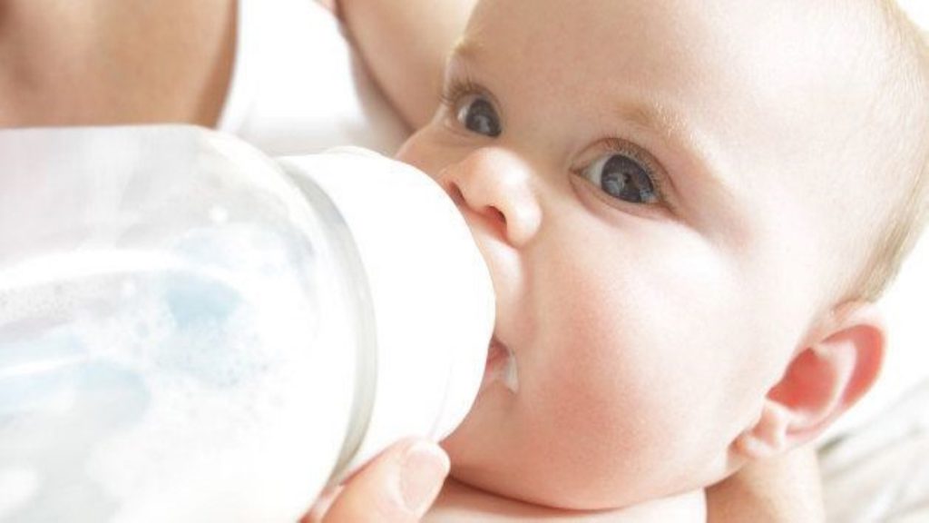 خواص شیر مادر چیست؟ اثر شیر مادر بر سلامت کودک ایرانوس 